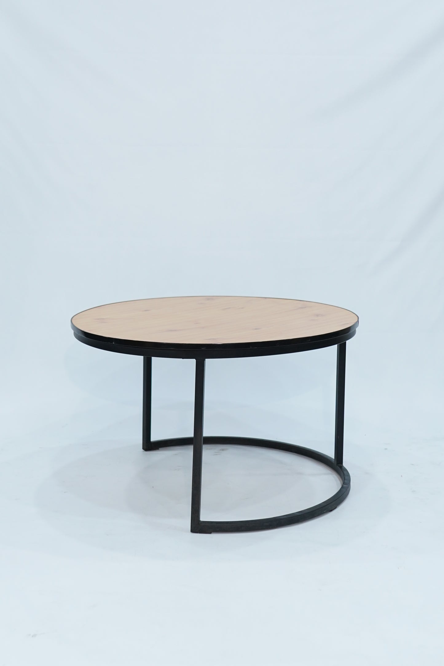 Round Center Table with Metal Frame and Top Sheet