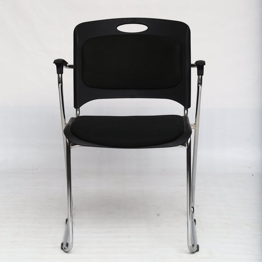 Visitor Mesh Chair with Black Metal Frame – Sleek and Comfortable Seating